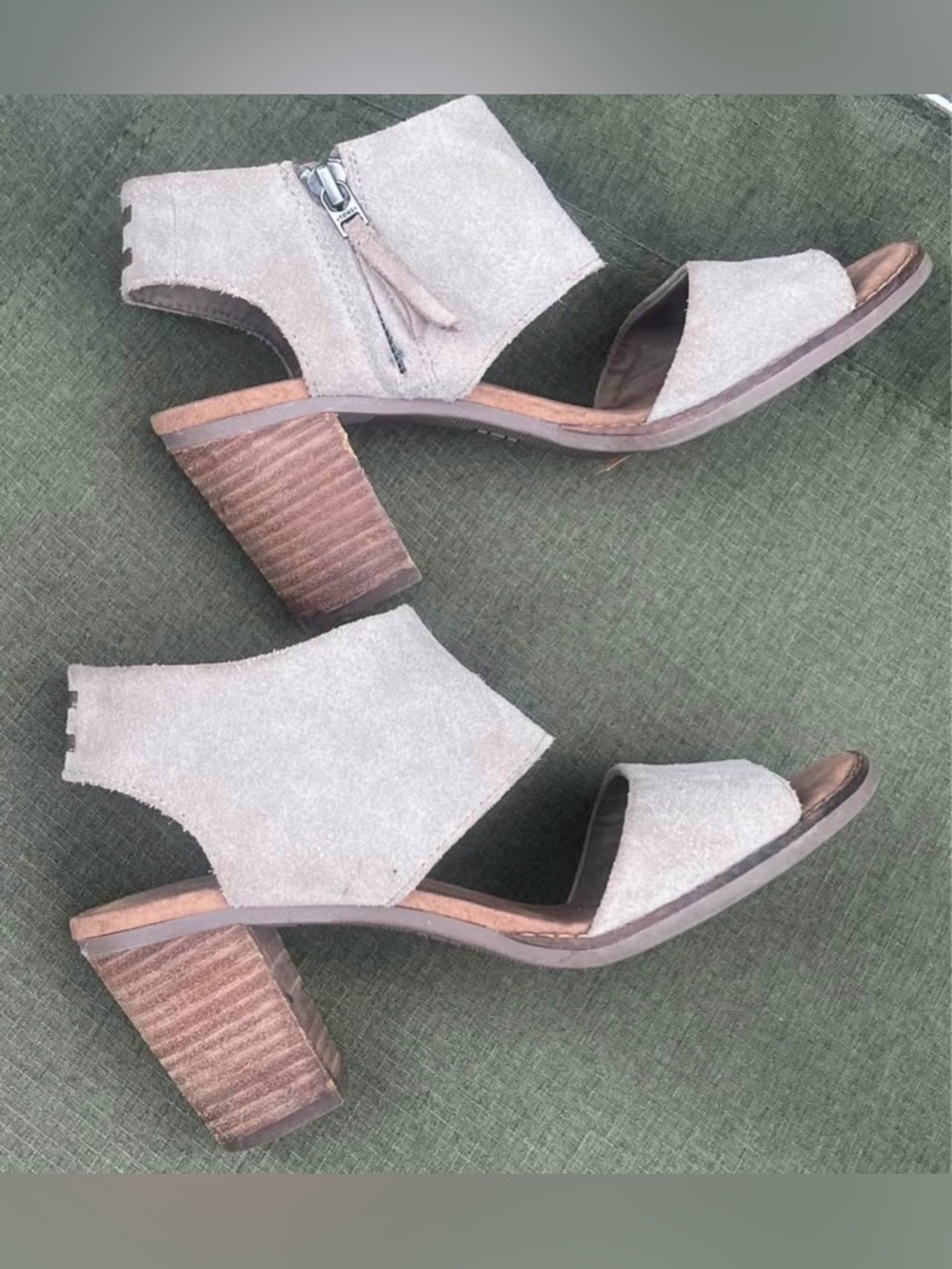 Size 7.5- TOMS Majorca Cutout Heeled Sandal- good condition